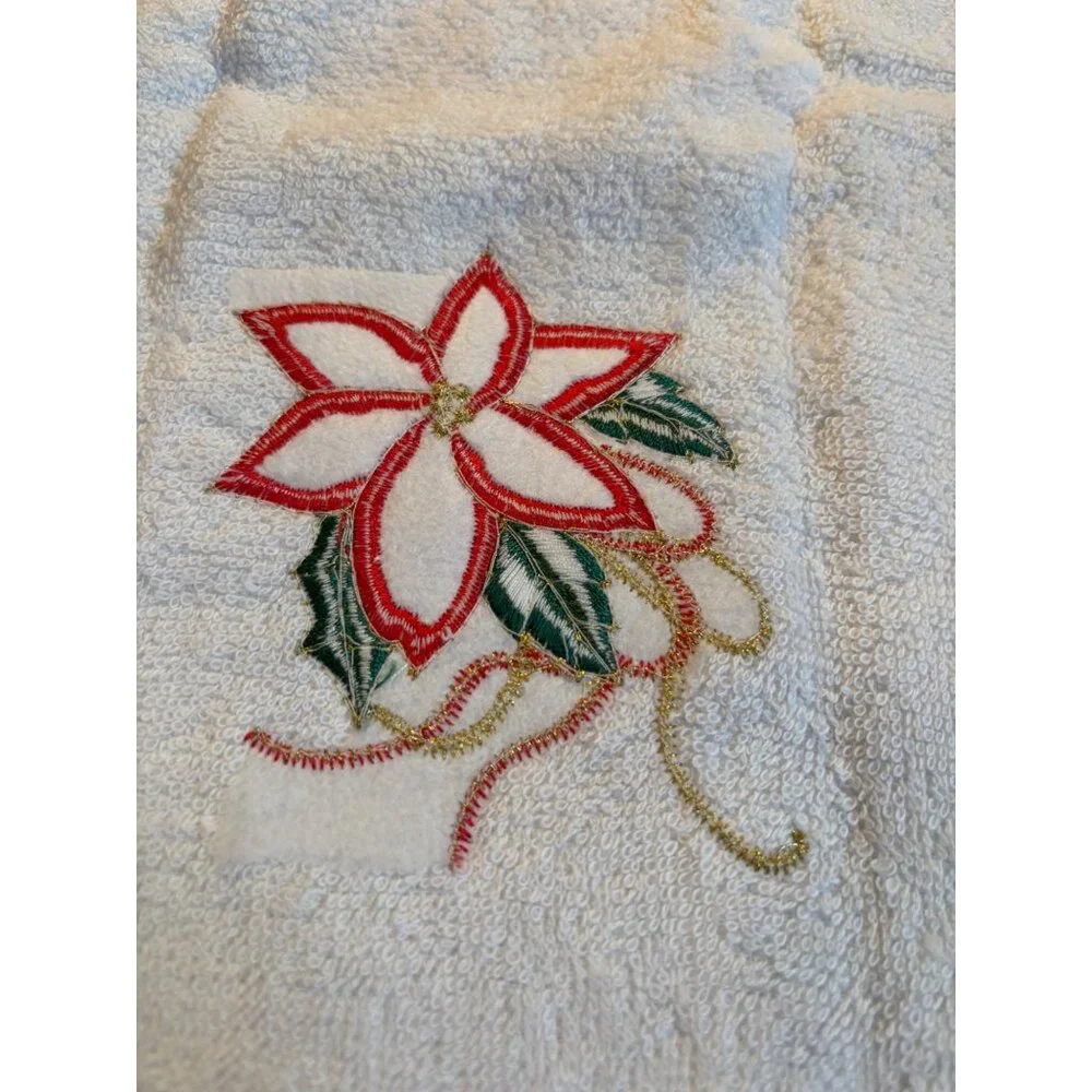 2 Embroidered Christmas Poinsettia Fingertip Towels New NWOT